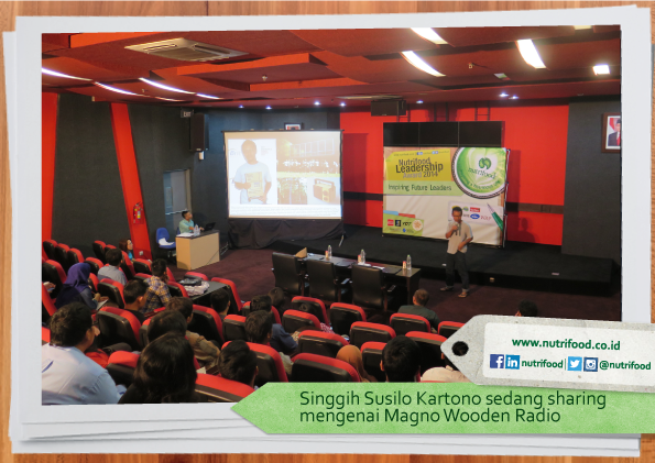 Singgih-Susilo-Kartono-sedang-sharing-mengenai-Magno-Wooden-Radio